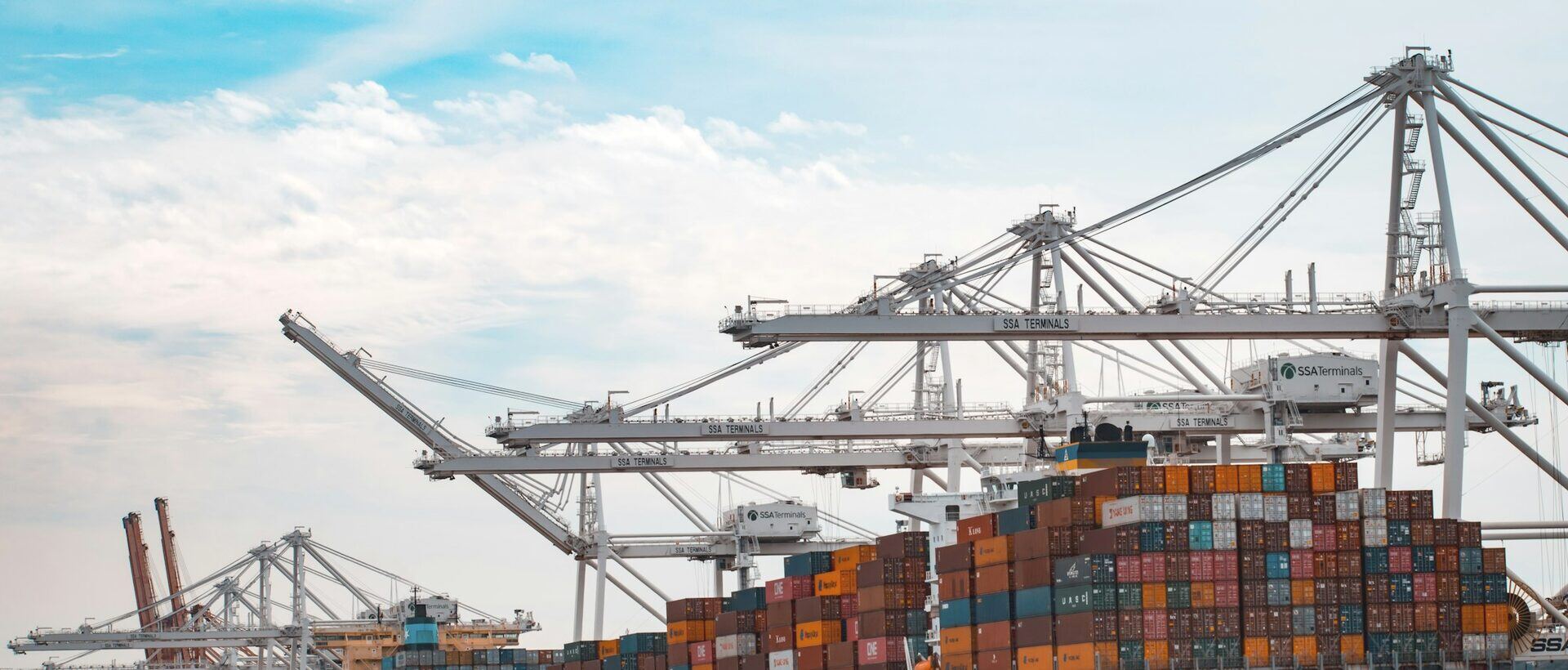 Cảng container vận chuyển hàng Trung Quốc — Việt Nam
